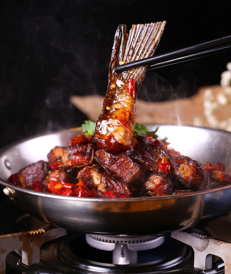 湖南特产腊鱼尾 香辣腊草鱼尾 烟熏腊鱼酒店特色食材腊味 湖南烟熏腊