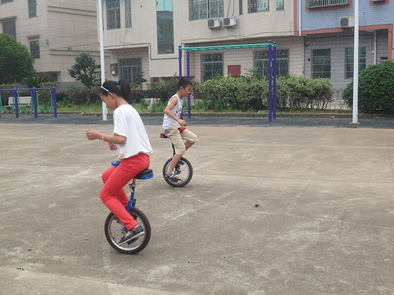 独轮车24粗胎独轮车成人杂技独轮自行车独轮车小学生独轮车独轮车黑色