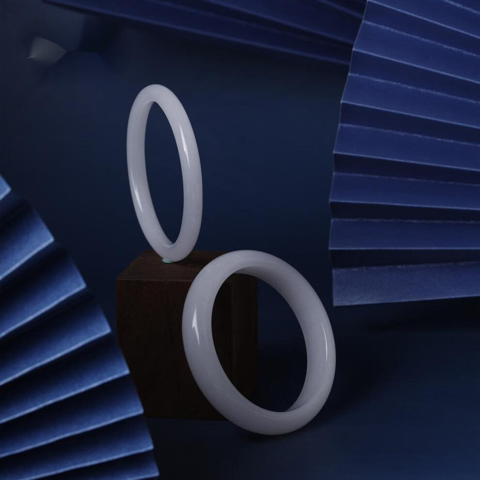 帛格丽珠宝旗舰店商品编号:10048778943853商品名称:金丝玉和田玉美人