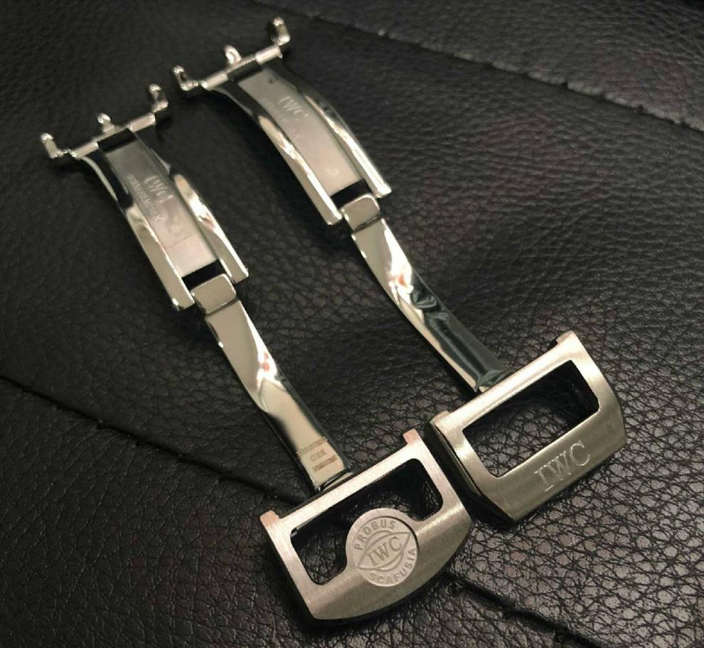 适用原装万国皮表带扣柏涛葡计葡七飞行员316l精钢表扣折叠扣万国标志