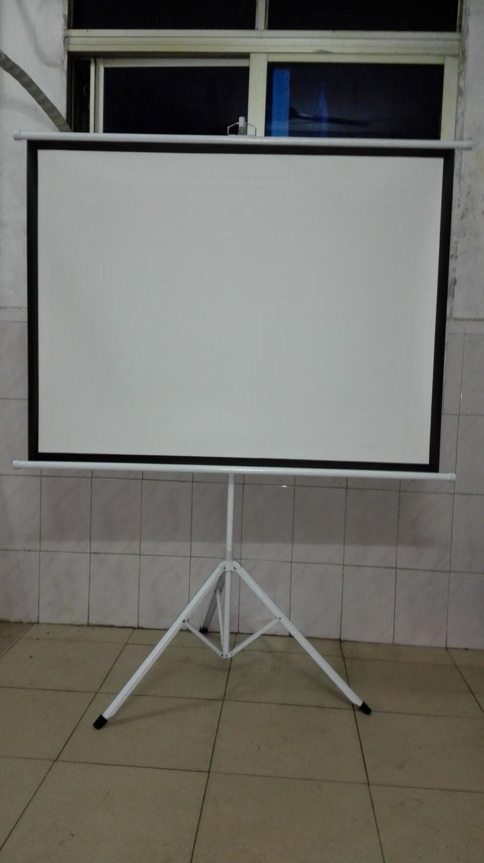 适用爱普生50,60寸4:3支架幕布手机投影仪幕简易便携投影机幕布手动