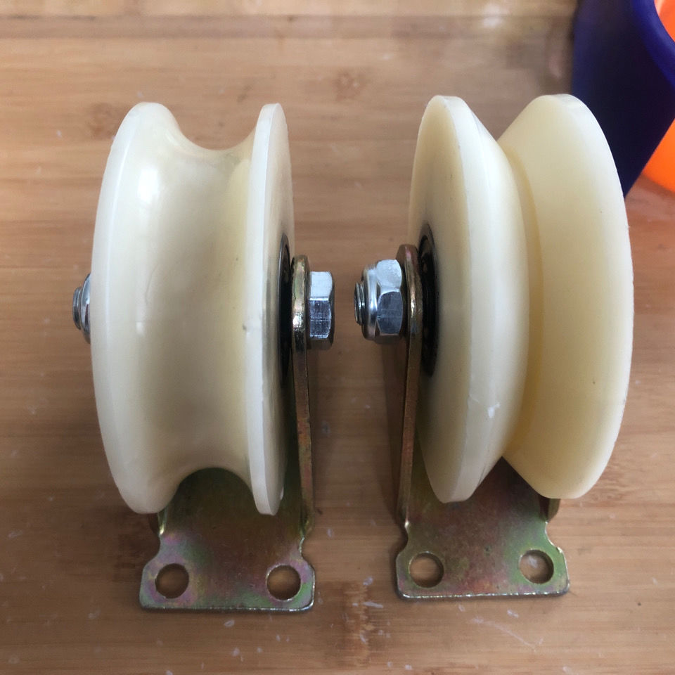 尼龙滑轮v型u型角铁轨道钢丝绳移门滑轮镀锌支架不上锈12寸v型滑轮轮