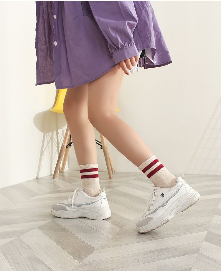 配帆布鞋的袜子学院风长袜高中生袜子袜子女中筒袜学院风纯色两条杠