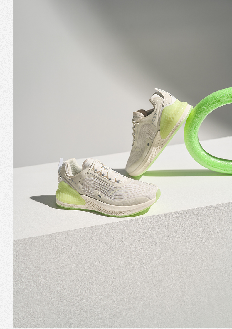 安踏c37夜光软跑鞋男女2022夏季新款情侣跑步鞋软底轻便运动鞋男象牙