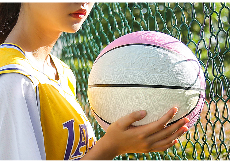 诺尔曼 【发光篮球】室外篮球遇光变色 送男朋友女生喜欢6件套 皮卡丘