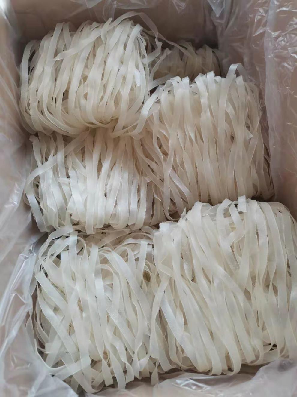 纯米河粉 广西石磨米粉河粉 多规格 新鲜干粉切粉宽扁粉 2.