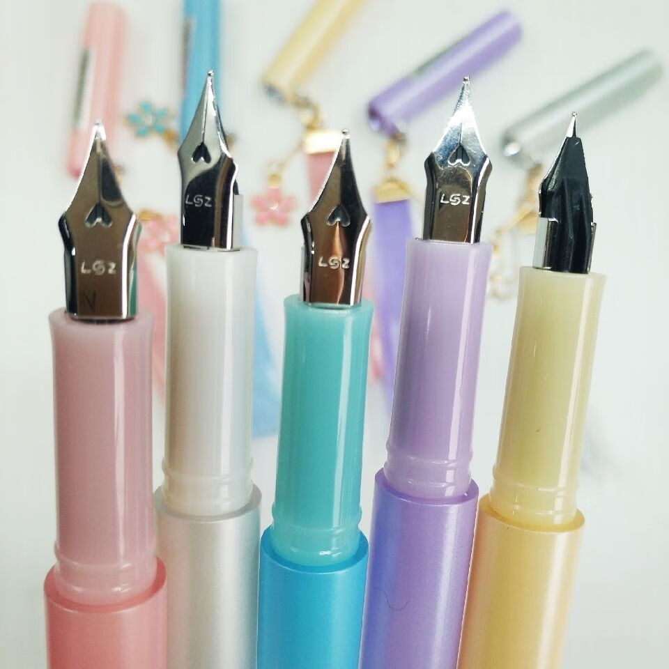 f网红抖音樱花挂件可爱流沙仙女套装学生少女心钢笔可换囊墨囊钢笔