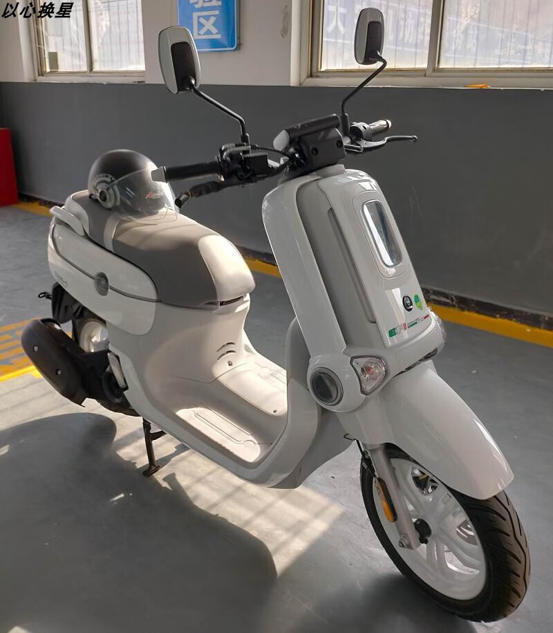 古思特时光机125cc踏板车国四电喷摩托车液晶仪表ied灯可上牌 黑色