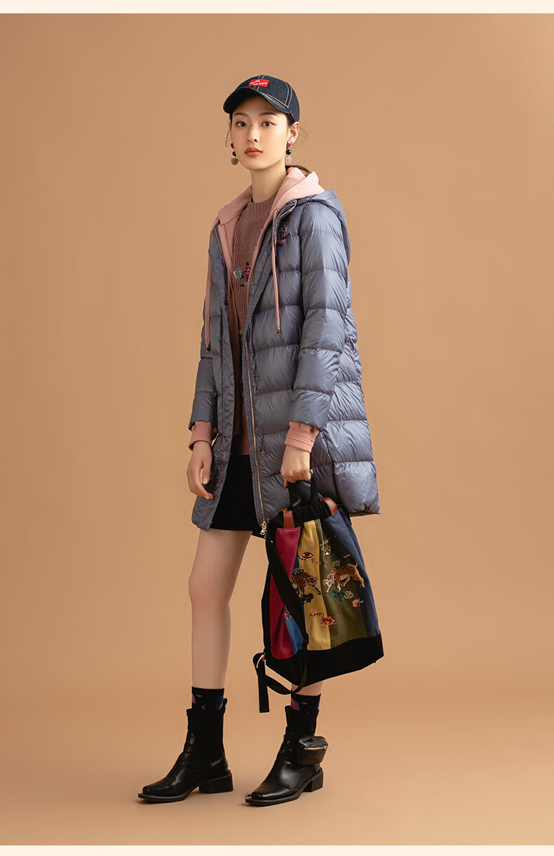 渔牌服饰羽绒服女2021年新款绣花白鸭绒带帽保暖羽绒外套灰粉16584am