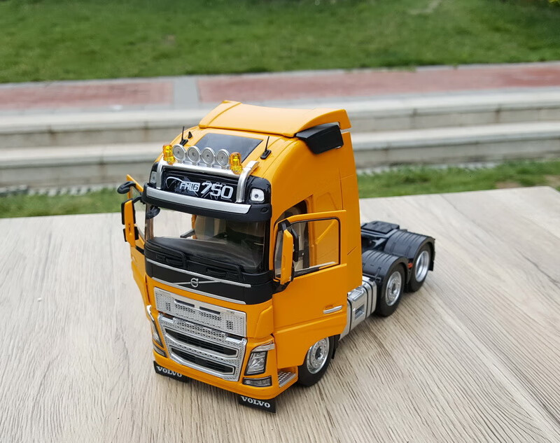 牵引车拖头平板运输卡车volvo沃尔沃fh163轴合金汽车模型132沃尔沃