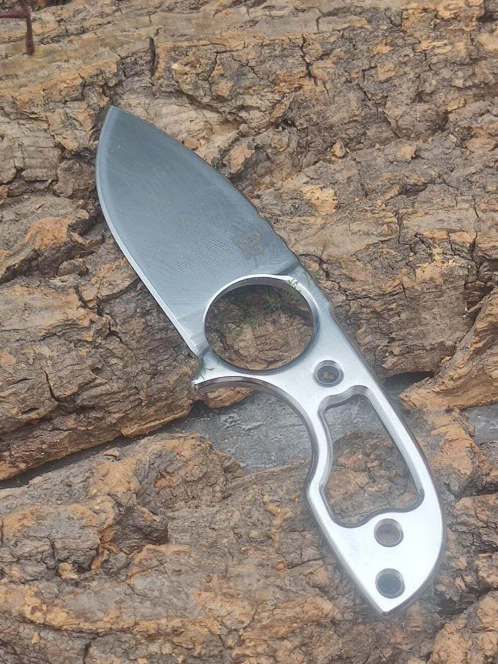 户外战术防身开锋野外生存短刀多功能高硬度刀子开封d2钢皮套镜光小刀