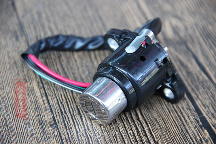 摩托车新款五羊本田cg王国三套锁wh125r大口油箱全车锁2线4线2线电