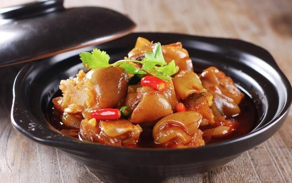 现杀现煮半熟冷冻整只去毛黄牛蹄脚掌剔去骨生牛蹄筋批发牛蹄子2斤装