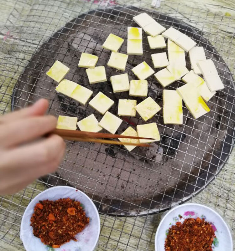 烤豆腐 小吃嫩豆腐 遵义烤豆腐贵阳烤小豆腐 45片臭豆腐(送辣椒蘸料)