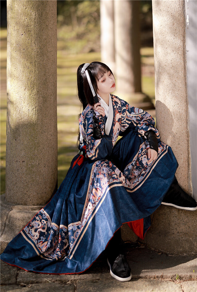 米集古装明制贴里女明朝锦衣卫飞鱼服季男绣刀曳撒蟒袍情侣风曳撒黑色