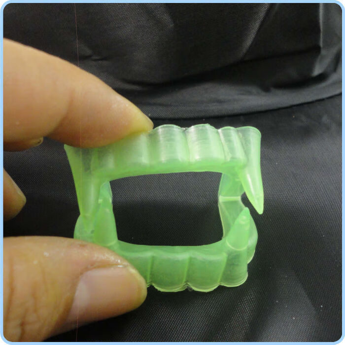 吸血鬼假牙可伸缩 吸血鬼假牙夜光万圣节装扮道具恐怖僵尸牙齿假虎牙