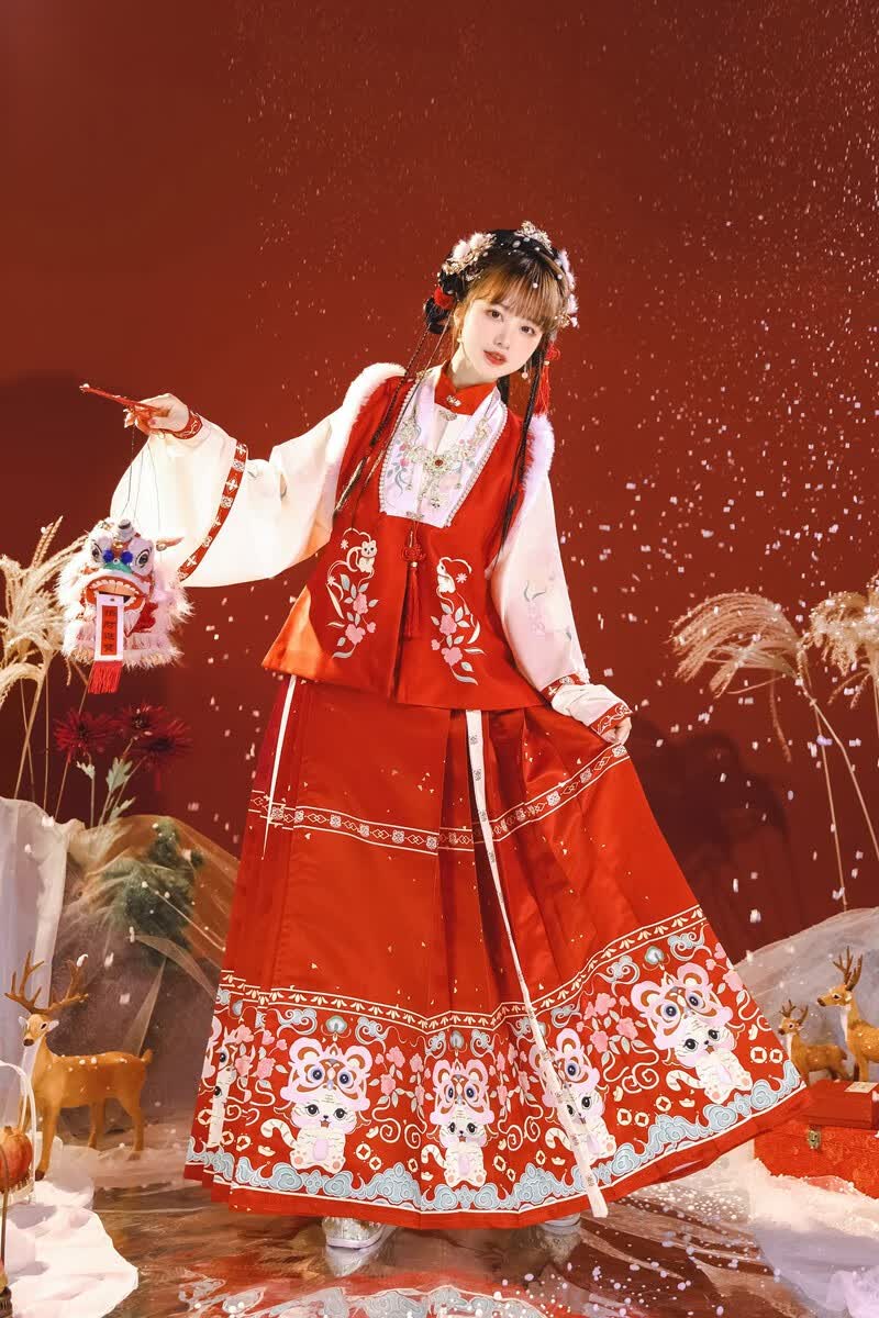 湘馨雅汉服女成人冬季汉服女成人冬季汉服女秋冬原创明制刺绣比甲立领