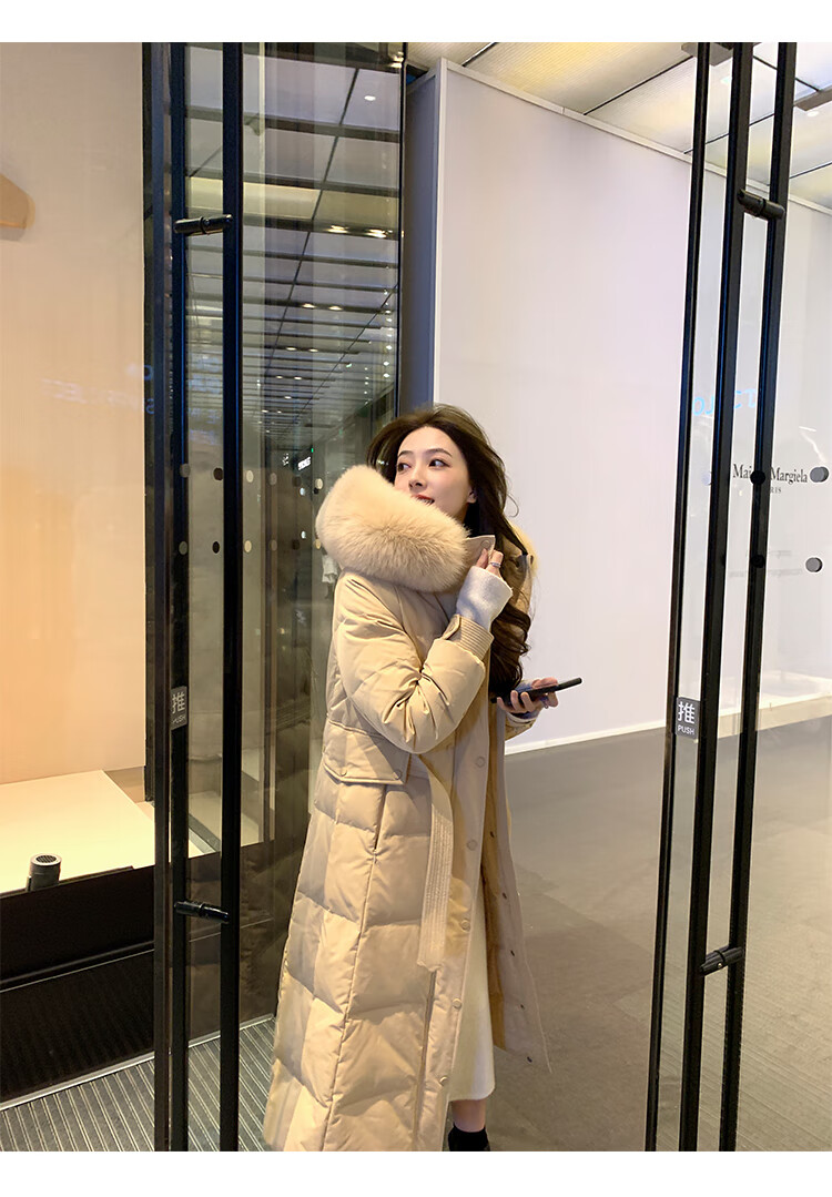 雪中飞白鸭绒 夏诗文冬季新款羽绒服女 中长款大毛领收腰韩版外套潮