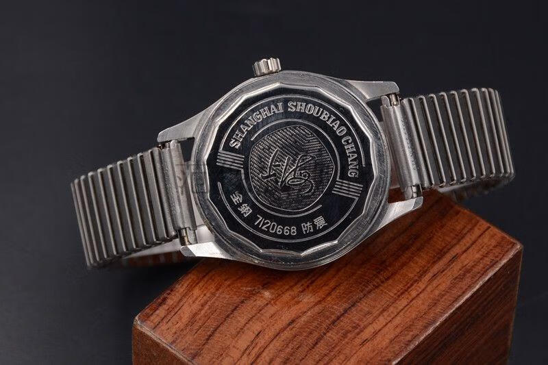 老上海牌大数字中老年人手表 老手表老式手动上发条海老机械表7120中