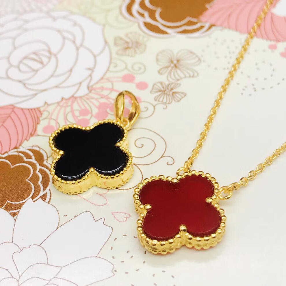 法雀足金999四叶草吊坠项链黄金镶玛瑙贝壳孔雀石四叶草吊坠套链款