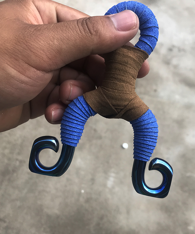 手工冷弯传统弹弓成人直板弹弓传统小s钛合平头扁皮羚羊定做冷不锈钢