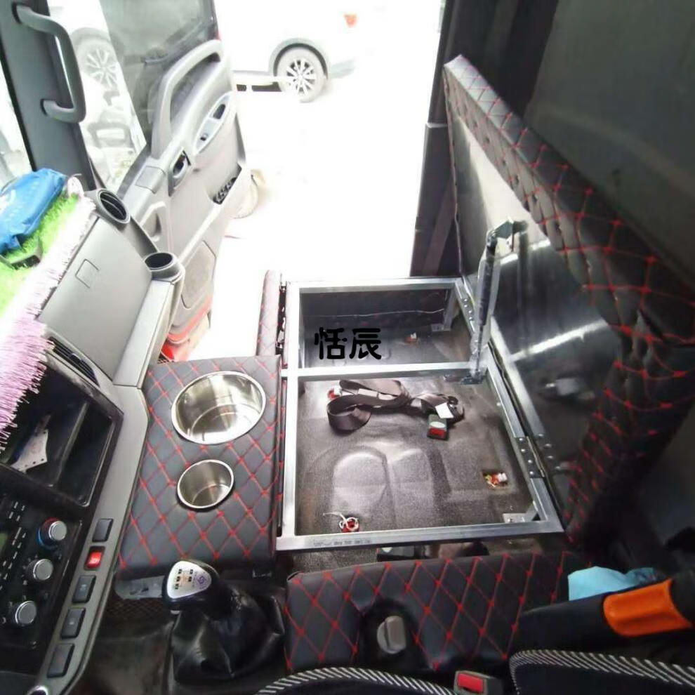 42米货车改卧铺豪沃解放大王驾到东风欧马可驾驶室改装单排卧铺小板