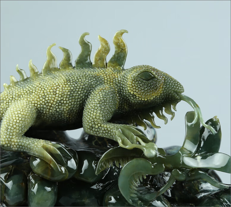 杨氏六喜天然岫玉摆件俏色花玉巧雕蜥蜴今非昔比客厅办公室书房玄关