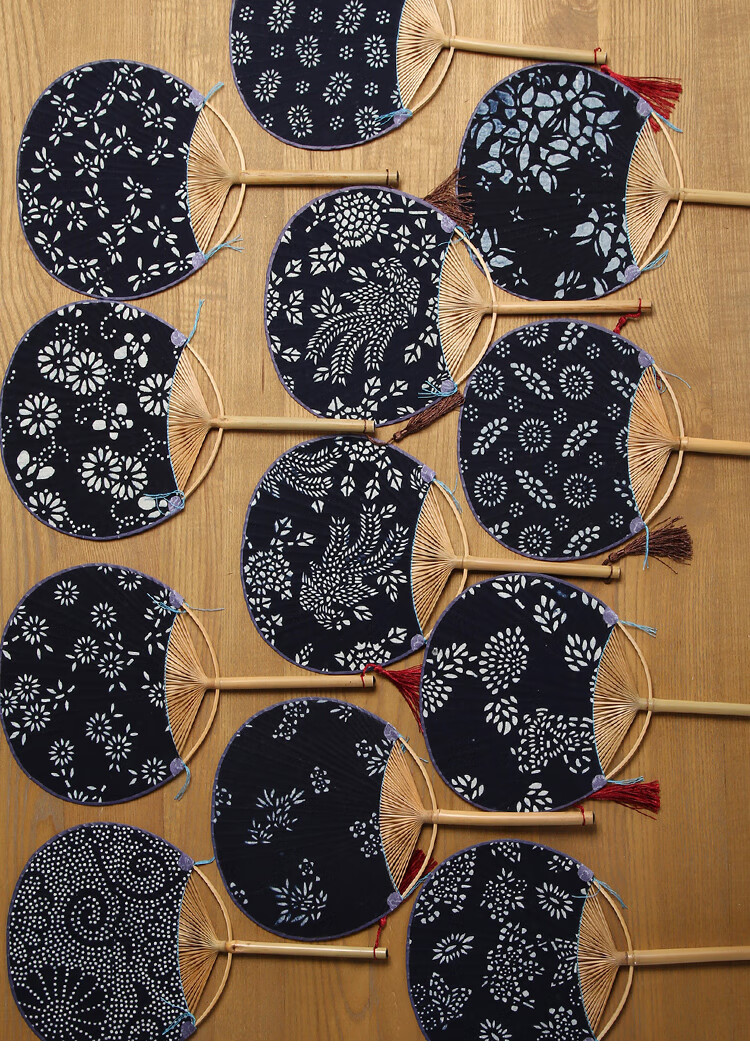 蓝印花布扇子 中式复古风棉布扎染印青蓝花布面整竹团扇面女宫扇子印