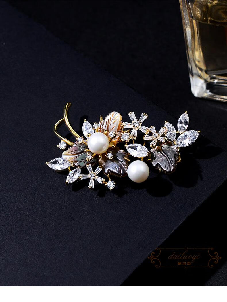 黛洛奇轻奢品牌胸针女复古气质西装胸花装饰百搭大气毛衣大衣别针配饰