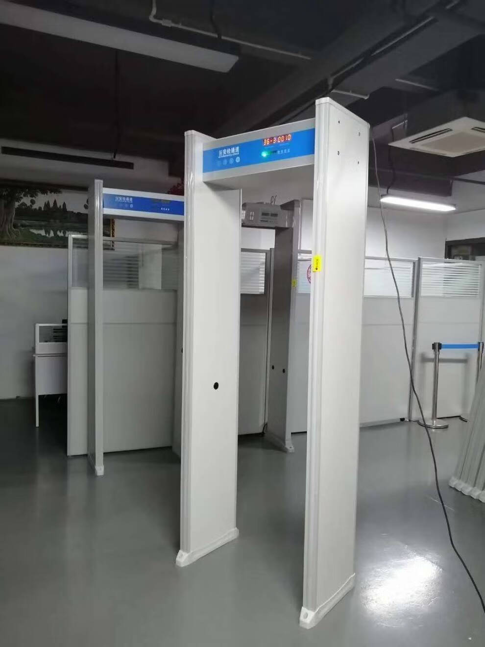 体温检测门测温安检门测温仪体温检测门测温安检门医院安检门通过式