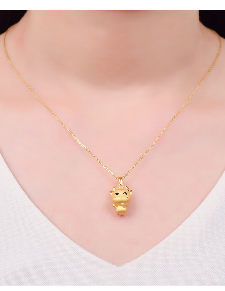 洛河 生肖牛吊坠黄金牛项链9999纯金本命年金牛足金999小金牛小牛宝宝