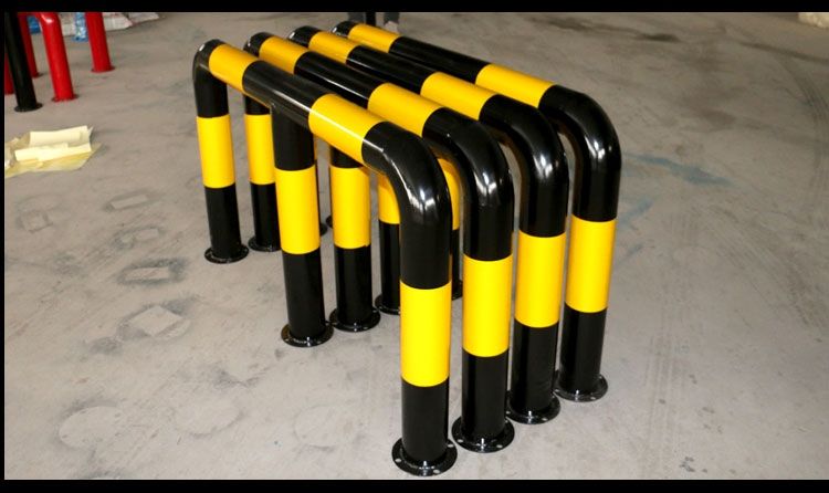 停车位挡车器挡车器定做加油站防撞护栏弧形护栏防撞柱u型m型钢管挡车