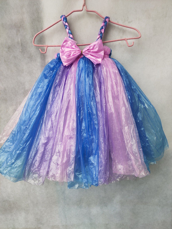 百迭儿童环保衣服装女孩亲子手工diy制作幼表服演时装秀废旧物材料节