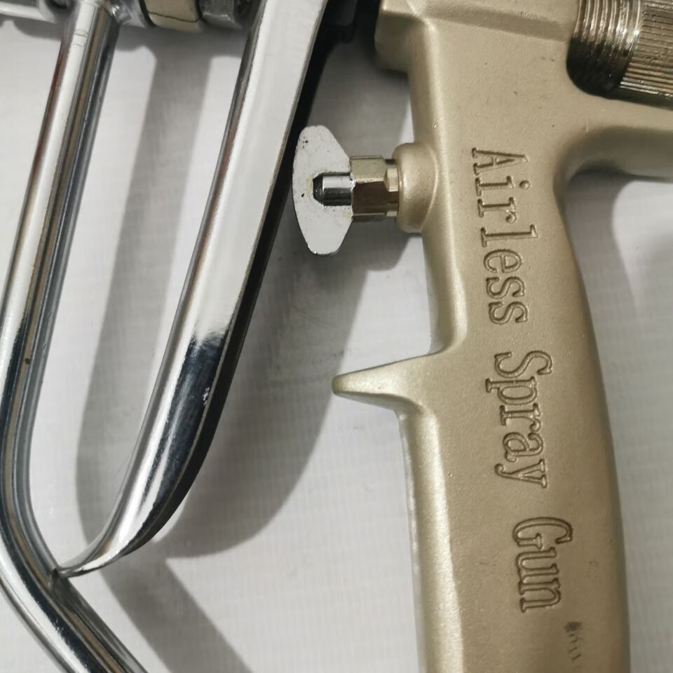 豹霸喷涂机 911腻子粉喷枪 三旗豹霸通山固瑞克固辰金楚喷涂机专用