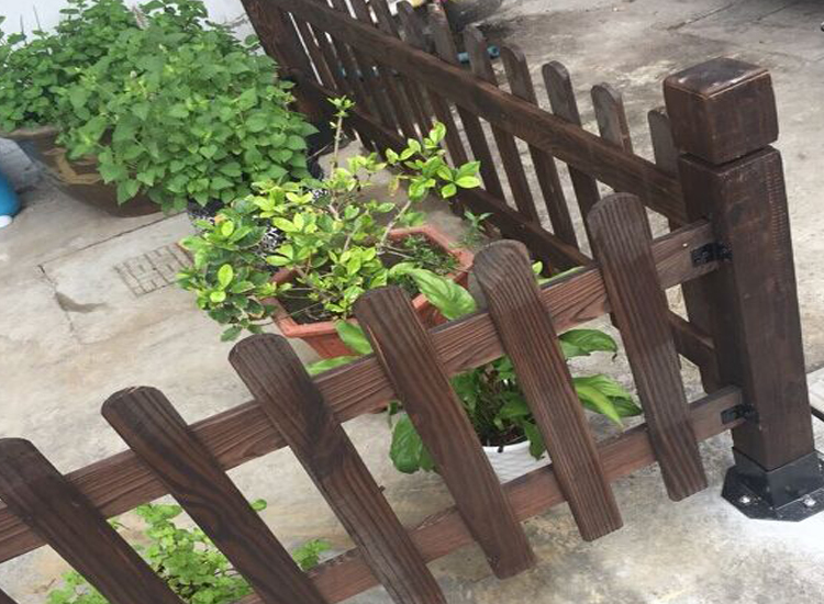 千惠美化木柱 防腐木栅栏方桩户外实木立柱篱笆花架木围栏圆木桩花柱