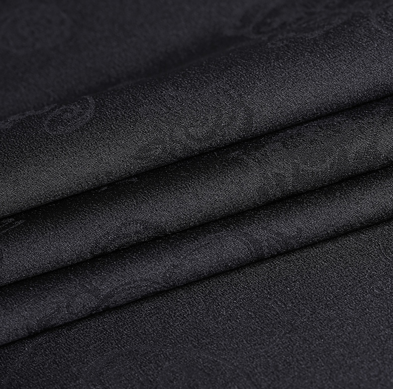 全涤缎面提花布,具有精致美观纹理,表面细滑光泽,穿着肤舒适