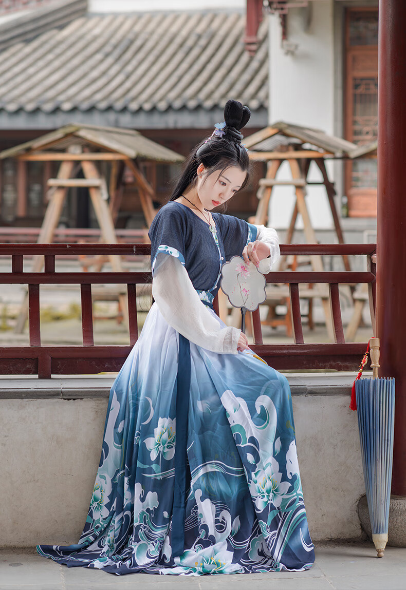 如梦霓裳汉服原创坦领半臂襦裙浮生梦荷花刺绣夏季姐妹装现货白色上襦