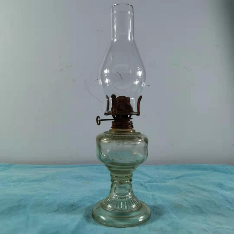 老油灯 老式玻璃灯 民俗老物件怀旧收藏老煤油灯老油灯老式玻璃灯罩