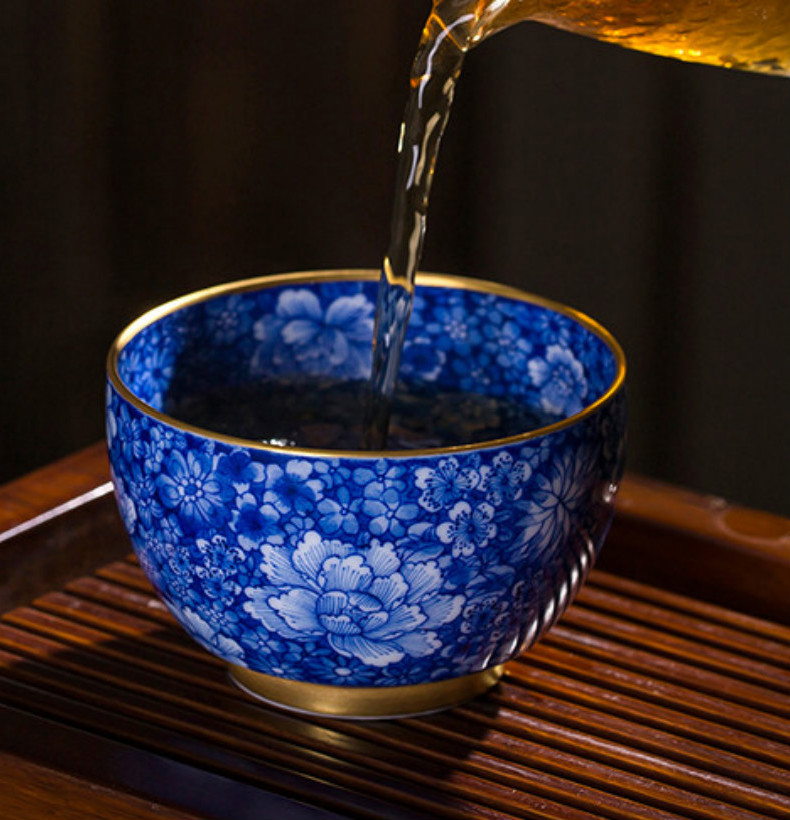 100ml以下规格:1个工艺:手绘货号:l5纯手工描金万花青花瓷茶杯7$商品