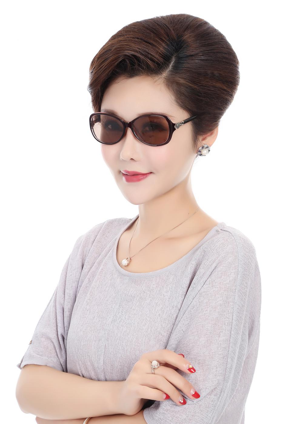 高清水晶眼镜女款妈妈休闲镜中老年人户外遮阳墨镜清凉耐磨石头镜 深