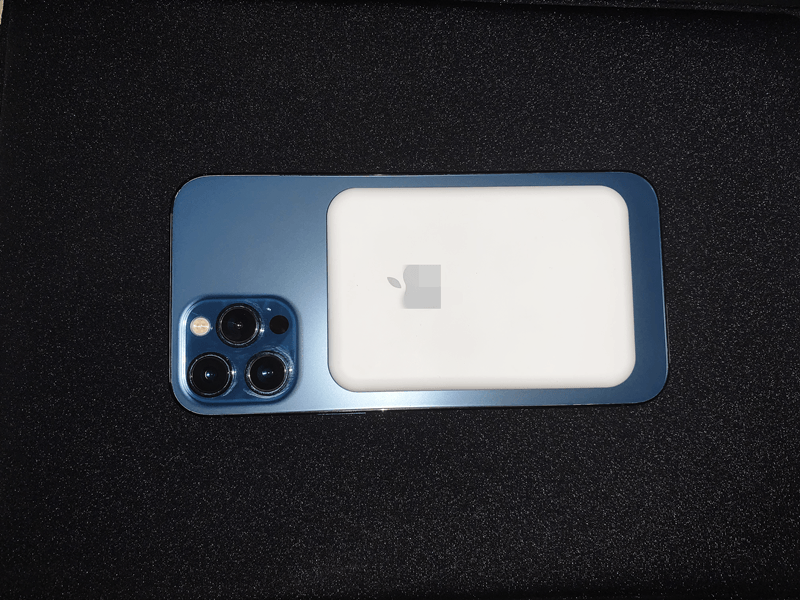 吟柯magsafe充电宝磁吸苹果12iphone13promax无线背夹电池华强北同款