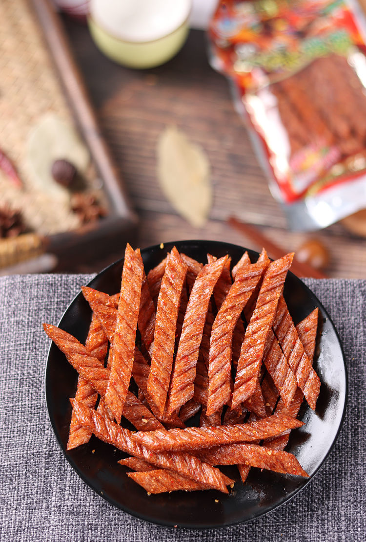 邱灯明爆鸡筋辣条23g2f袋 8090校园5毛钱网红怀旧香辣小吃零食品 邱灯