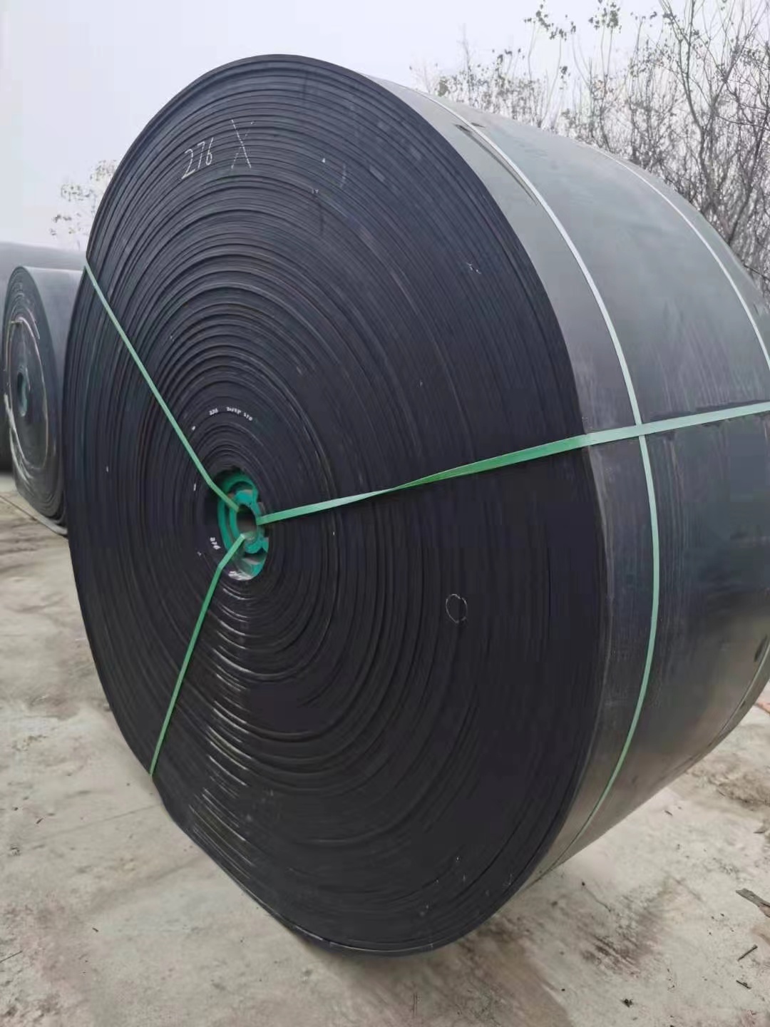 悉薇橡胶输送带牛槽子羊槽胶板工业传送带花纹防滑耐磨铺车底车厢胶板