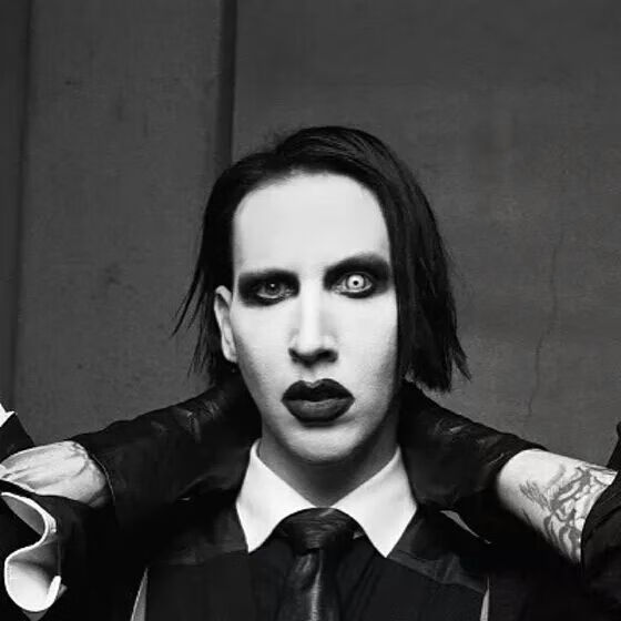 xl    fog也曾经出过类似的短袖来纪念这位伟大的歌手 玛丽莲 曼森 "