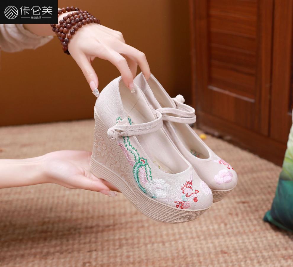 佧仑芙轻奢品牌坡跟鞋中青年女士古风改良汉服鞋圆头中跟休闲鞋复古