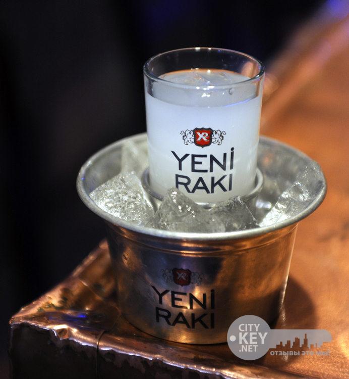 土耳其特产茴香酒yeniraki狮子奶原装进口700ml杯子