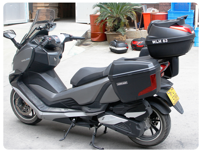 宗申赛科龙rt3摩托车边箱侧箱子挂箱通用快拆尾箱防水改装后备箱 v36