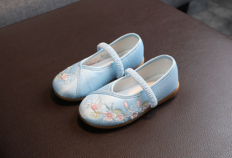 新年装汉服绣花鞋女童民族风儿童古装刺绣鞋中国风手工布鞋牛筋底舞蹈