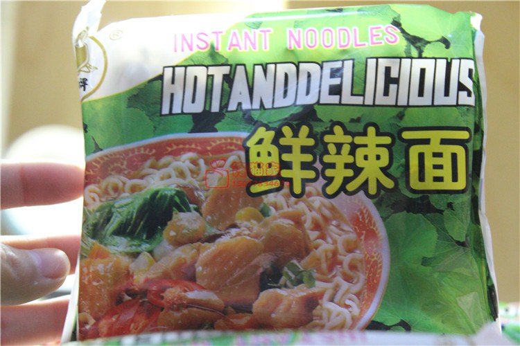 80后怀旧零食老南京寿桃牌鲜辣面鲜辣方便面整箱快餐速食泡面 20袋