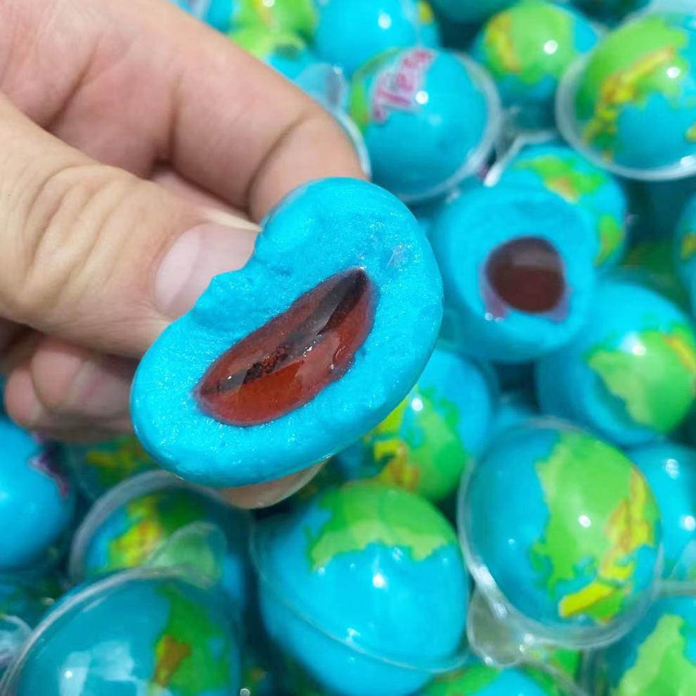 网红流心地球软糖果爆浆网红恶搞零食夹心地球糖批发橡皮糖爆浆流心